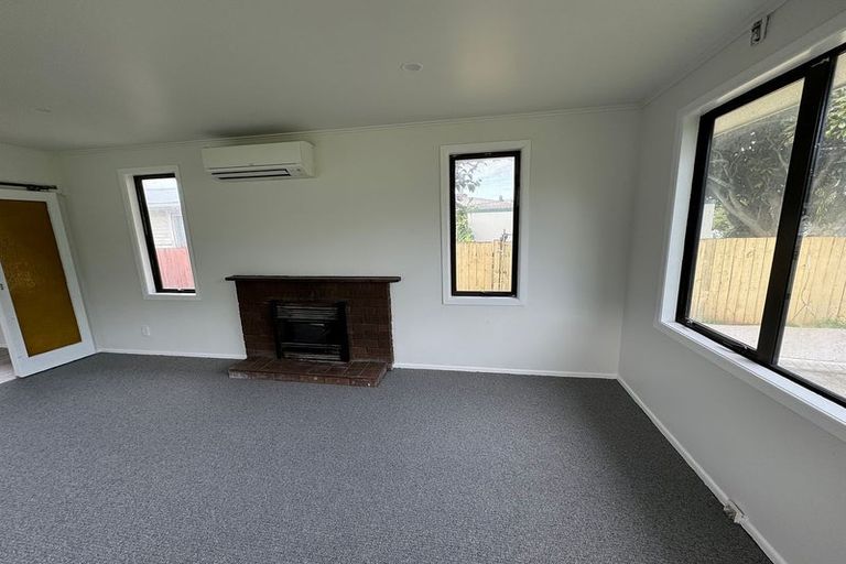 Photo of property in 241 Puhinui Road, Papatoetoe, Auckland, 2025