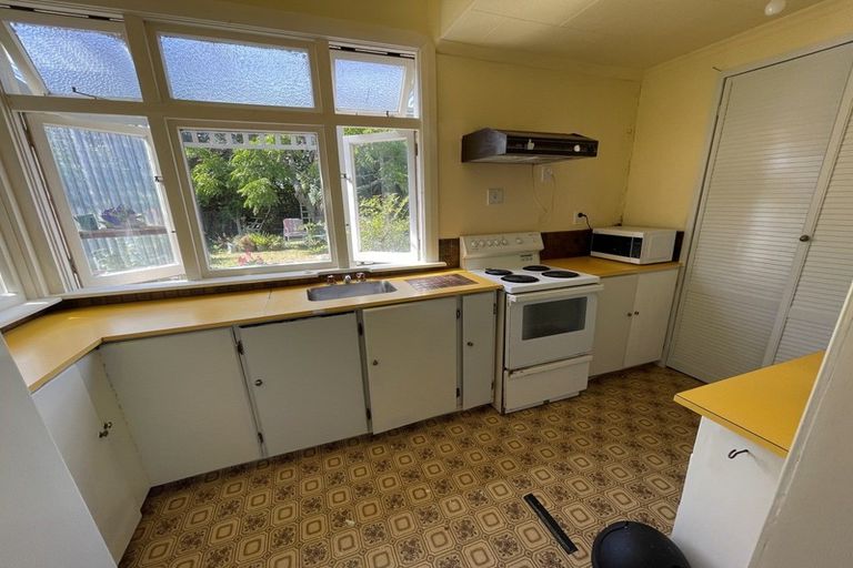 Photo of property in 4 Greenfield Street, Hector, 7822