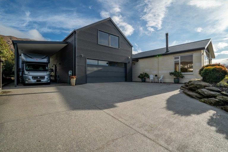 Photo of property in 22 Old Station Avenue, Wanaka, 9305
