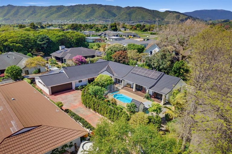 Photo of property in 21 Rawene Street, Waikanae, 5036