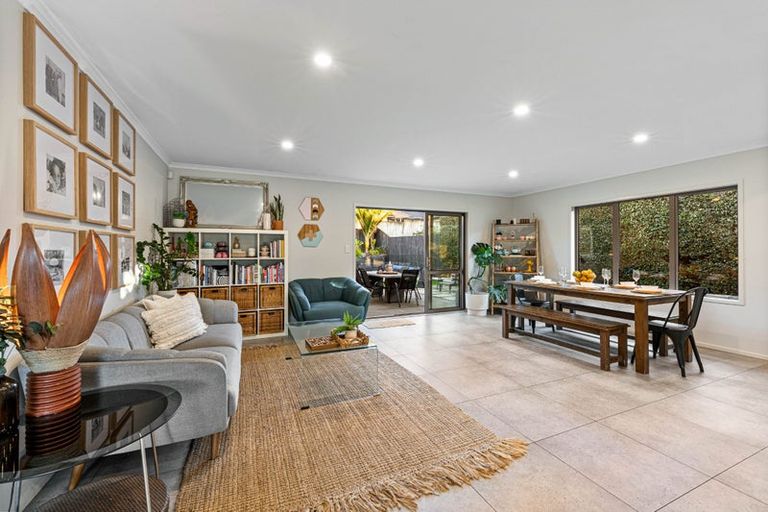 Photo of property in 14 Will Street, Huapai, Kumeu, 0810