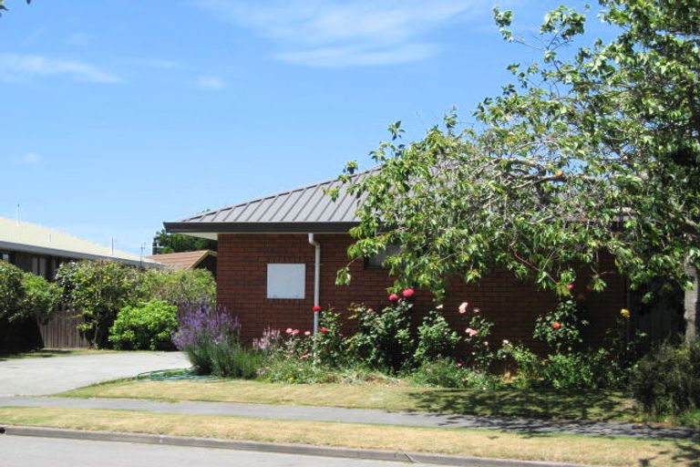 Photo of property in 14 Geraldo Place, Russley, Christchurch, 8042