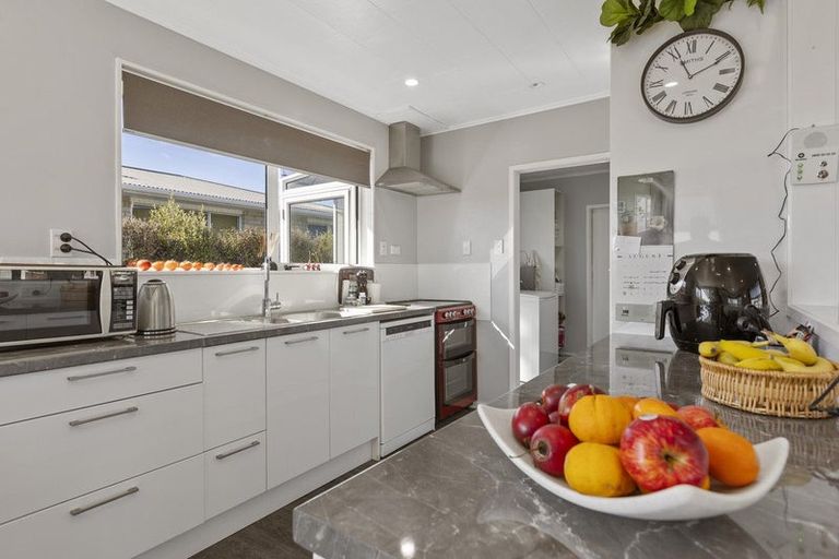 Photo of property in 2 Gardenia Avenue, Bell Block, New Plymouth, 4312