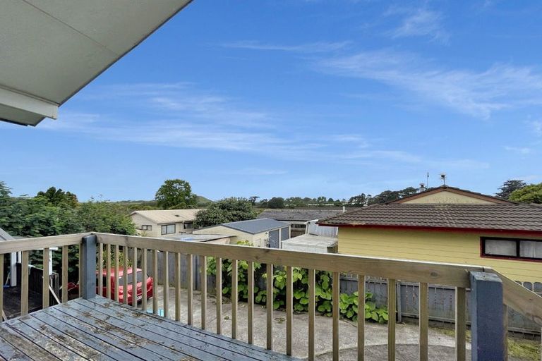 Photo of property in 8 Kopu Place, Clendon Park, Auckland, 2103