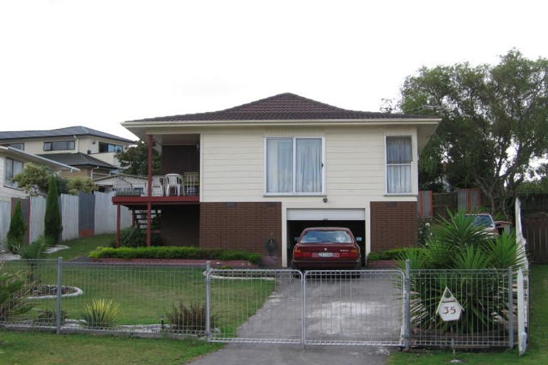 Photo of property in 35 Rosewarne Crescent, Glendene, Auckland, 0602