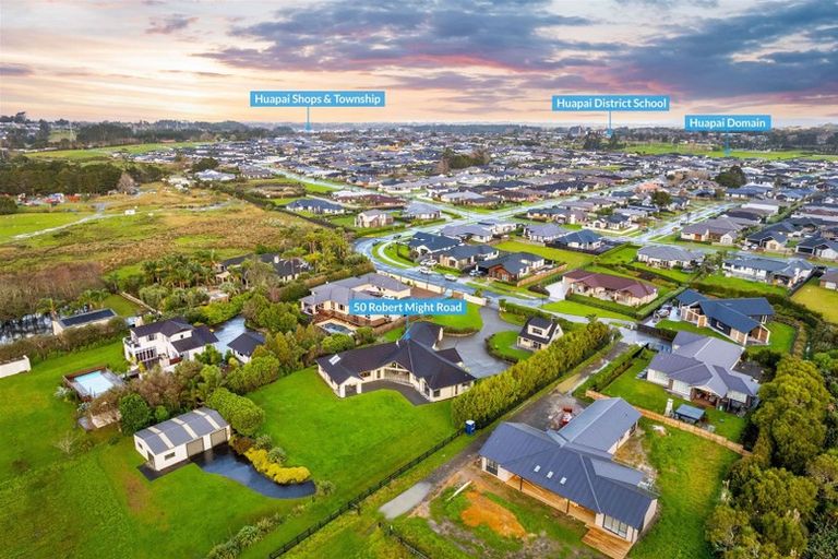 Photo of property in 50 Robert Might Road, Kumeu, 0810