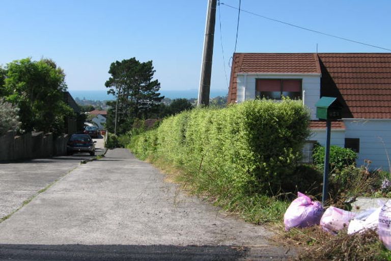 Photo of property in 921 East Coast Road, Northcross, Auckland, 0632