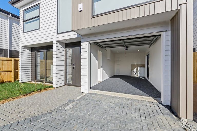 Photo of property in 89a Reeves Road, Pakuranga, Auckland, 2010