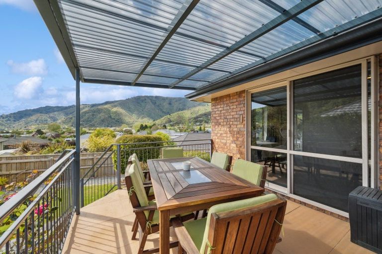 Photo of property in 19 Ranui Street, Waikawa, Picton, 7220