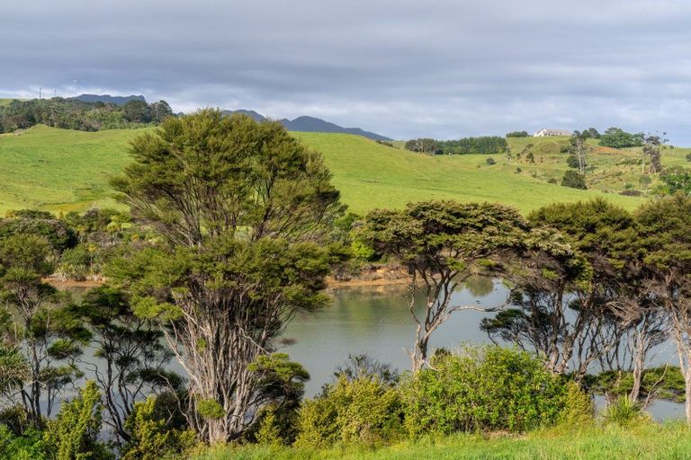 Photo of property in 70 Omahina Street, Raglan, 3225