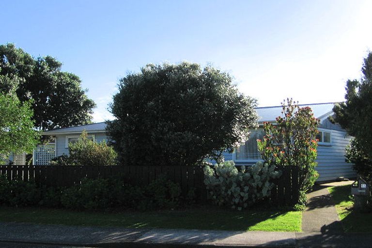Photo of property in 65 Ngapaki Street, Waikanae Beach, Waikanae, 5036