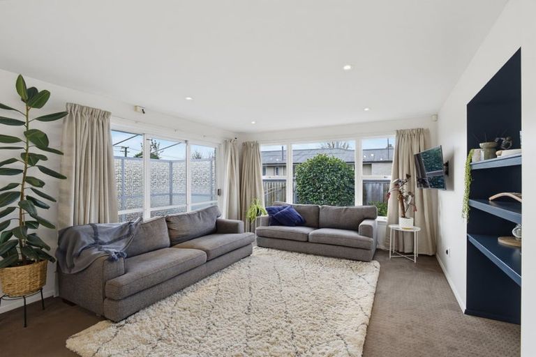 Photo of property in 16 Colesbury Street, Bishopdale, Christchurch, 8053