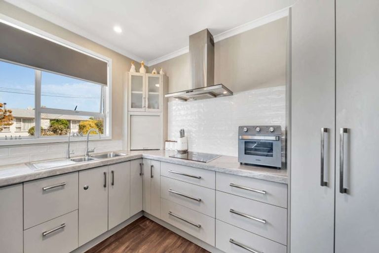 Photo of property in 1 Oxford Street, Holmes Hill, Oamaru, 9401