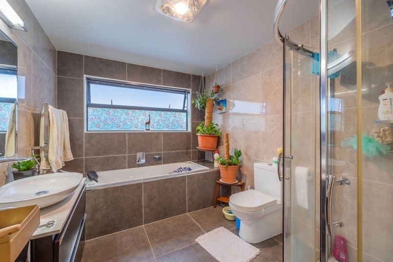 Photo of property in 14 Golden Morning Drive, Albany Heights, Auckland, 0632