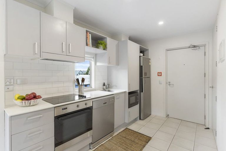 Photo of property in The Grand Apartments, 1d/4 Kell Drive, Albany, Auckland, 0632