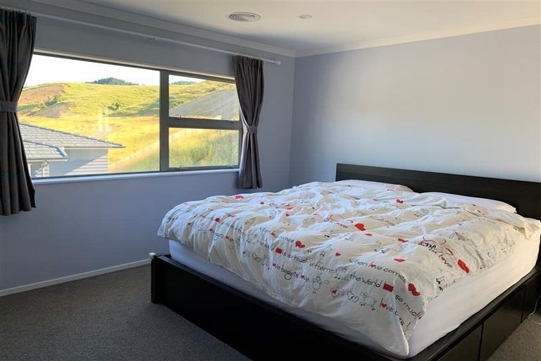 Photo of property in 5 Prestwich Rise, Churton Park, Wellington, 6037