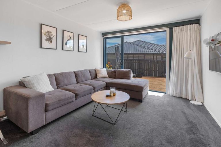 Photo of property in 25 Woodleigh Street, Frankleigh Park, New Plymouth, 4310