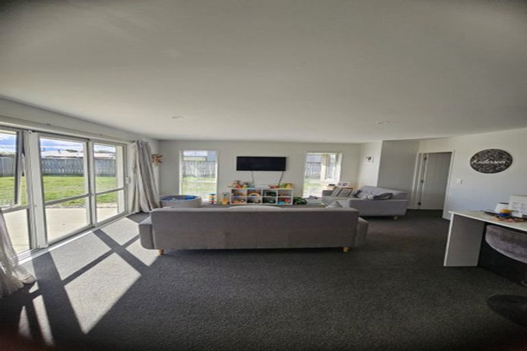 Photo of property in 15 Cressy Place, Darfield, 7510