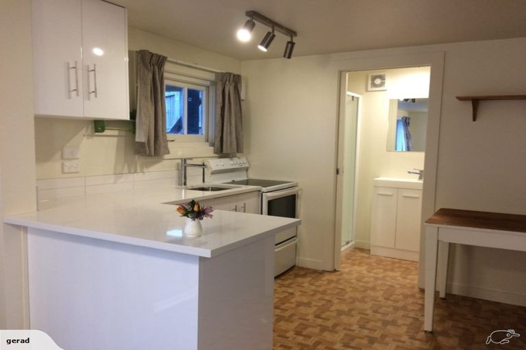 Photo of property in 27a Pinnacle Street, Seatoun, Wellington, 6022