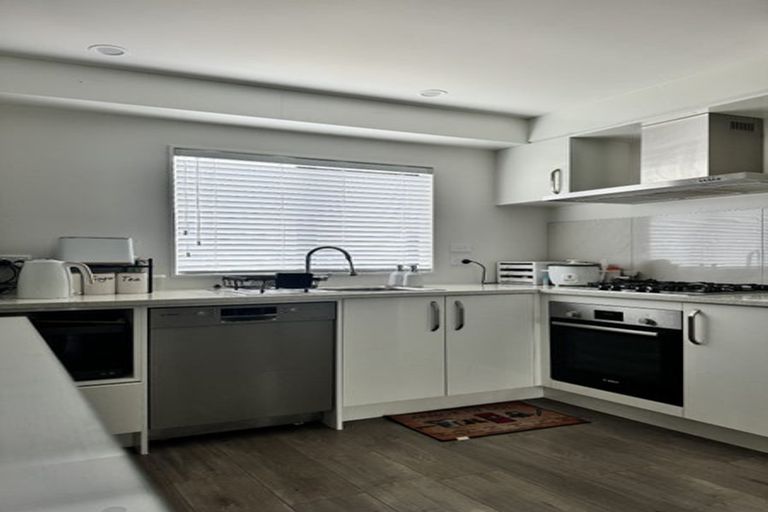 Photo of property in 11 Artistry Lane, Papakura, 2110