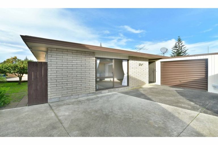 Photo of property in 1b Milton Road, Orewa, 0931