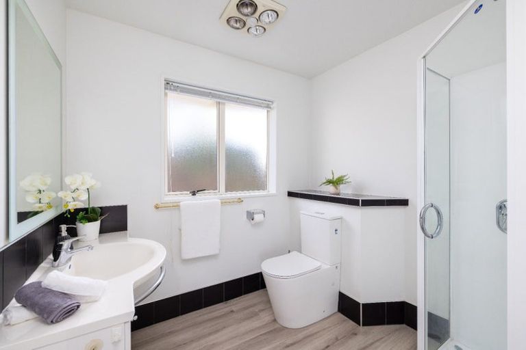 Photo of property in 19a Lake Terrace Road, Burwood, Christchurch, 8061