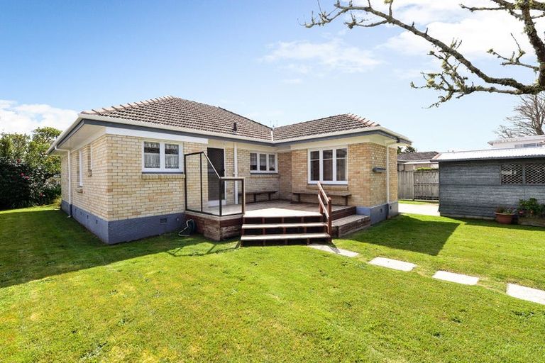 Photo of property in 36 Oxford Street, Fairfield, Hamilton, 3214