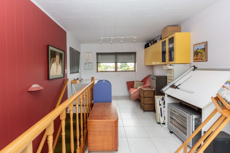 Photo of property in 17 Puketapu Road, Taradale, Napier, 4112