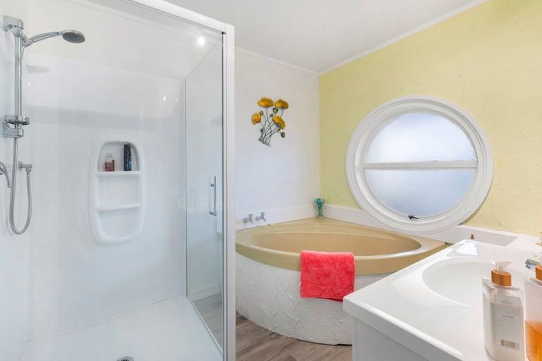 Photo of property in 17a Balgowan Terrace, Conifer Grove, Takanini, 2112