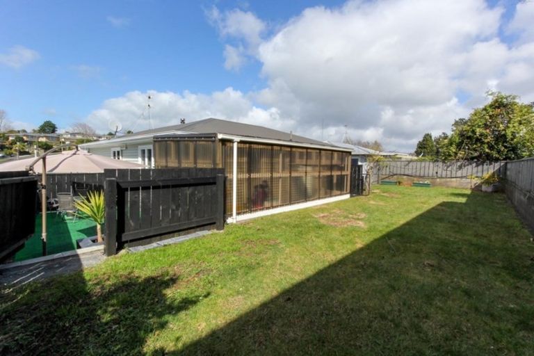 Photo of property in 16 Kenmore Street, Westown, New Plymouth, 4310