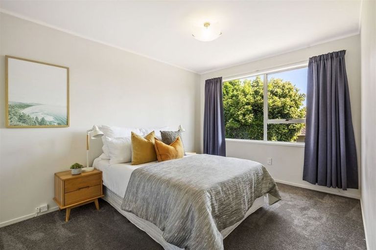 Photo of property in 35 Bayview Road, Bayview, Auckland, 0629