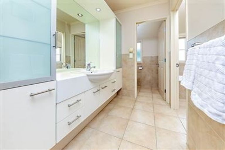 Photo of property in 46 Westerham Drive, Dannemora, Auckland, 2016