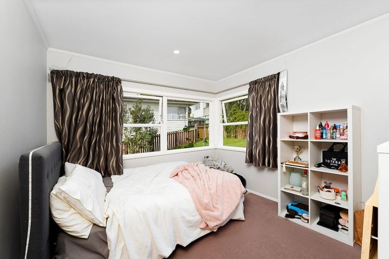 Photo of property in 5 Edgewood Way, Henderson, Auckland, 0612