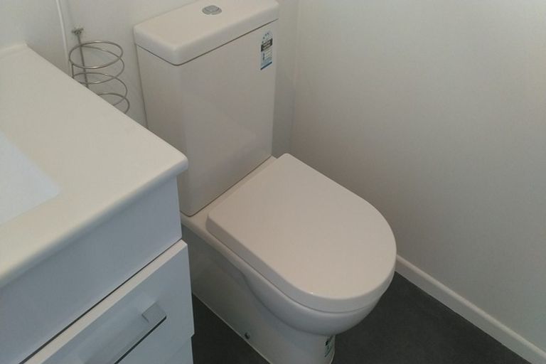 Photo of property in 4/1106 High Street, Taita, Lower Hutt, 5011