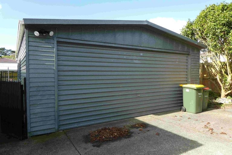 Photo of property in 12 Hamblyn Place, Ranui, Auckland, 0612