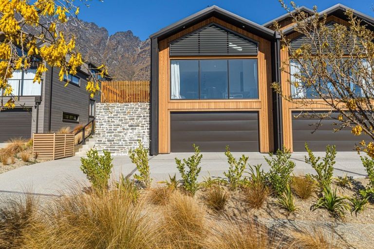 Photo of property in 3a Rannoch Drive, Jacks Point, Queenstown, 9371