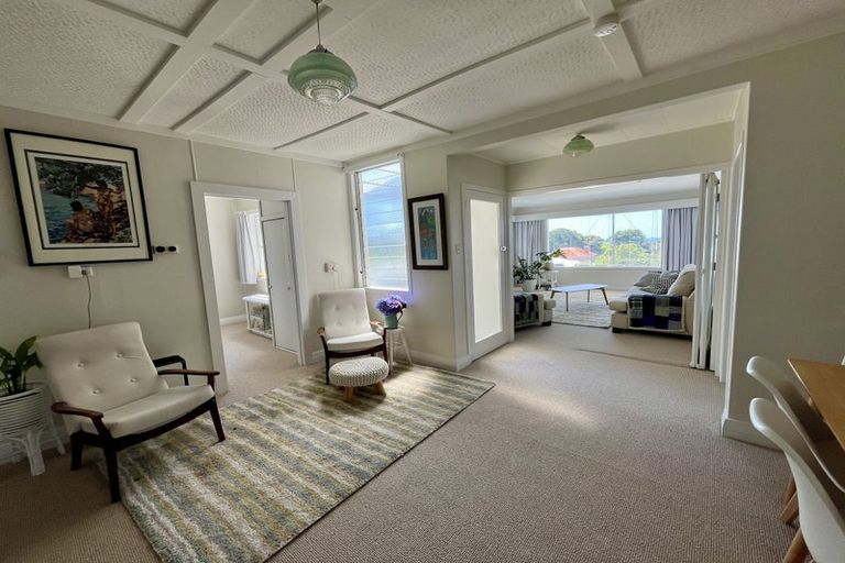 Photo of property in 9 Lismore Street, Strandon, New Plymouth, 4312