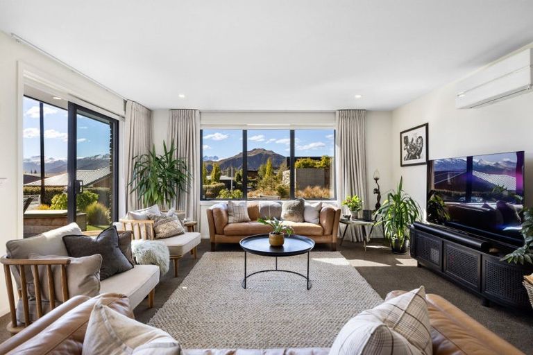 Photo of property in 12 Kereru Crescent, Wanaka, 9305