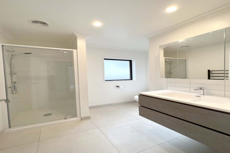 Photo of property in 15d Regia Close, Half Moon Bay, Auckland, 2012