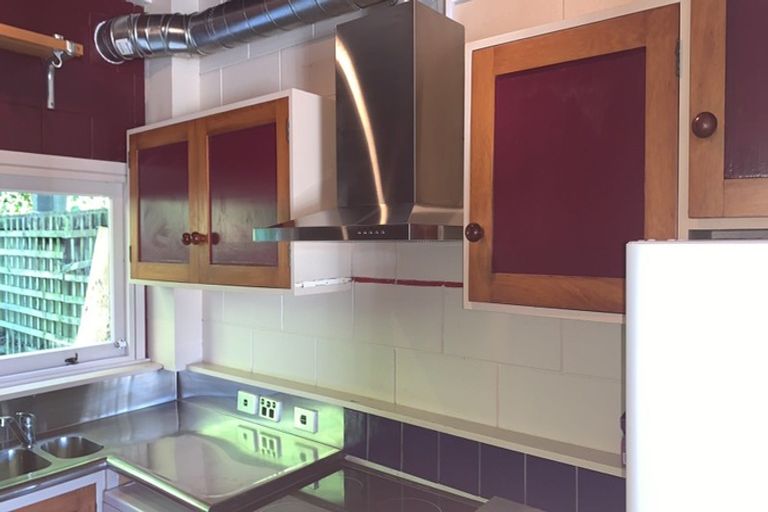 Photo of property in 17/10 Pitarua Street, Thorndon, Wellington, 6011