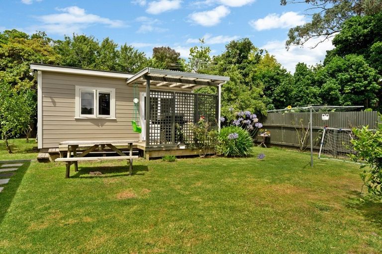 Photo of property in 16 Puriri Road, Waikanae, 5036