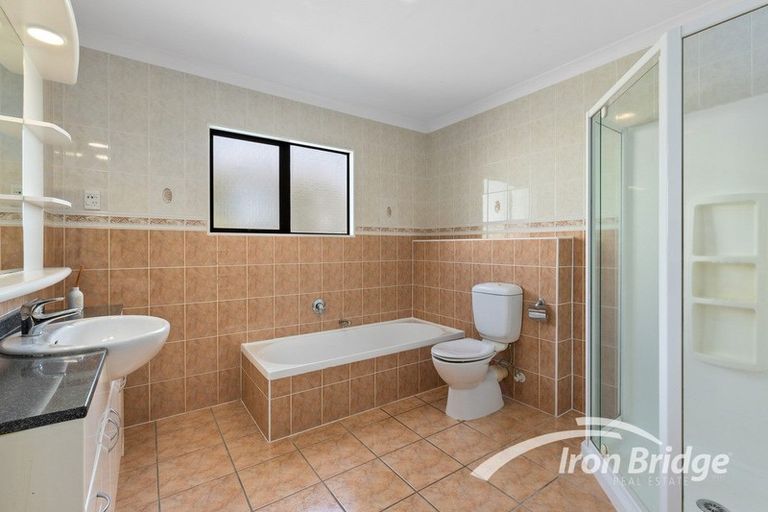 Photo of property in 21 Manu Place, Pinehill, Auckland, 0632