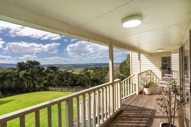 Photo of property in 171 Pinchgut Road, Kaukapakapa, 0873