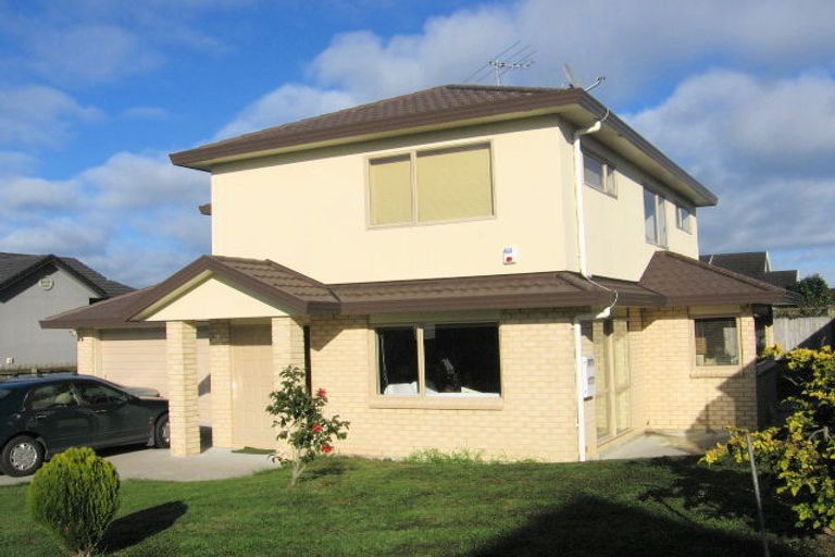 Photo of property in 13 Andover Way, Goodwood Heights, Auckland, 2105