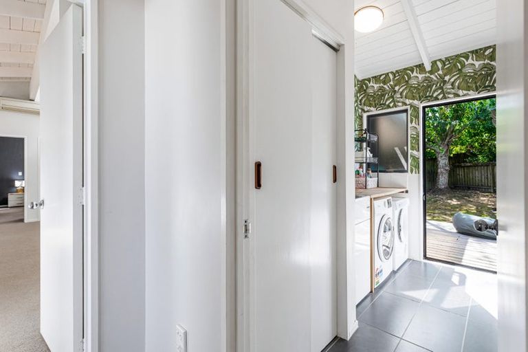 Photo of property in 10 Tokay Place, Huapai, Kumeu, 0810