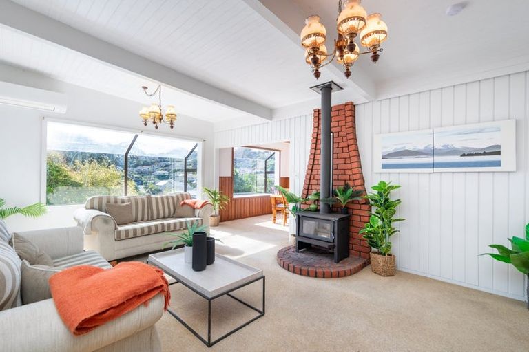 Photo of property in 1 Safari Crescent, Johnsonville, Wellington, 6037