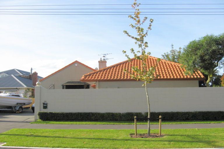 Photo of property in 30 Hamilton Avenue, Ilam, Christchurch, 8041