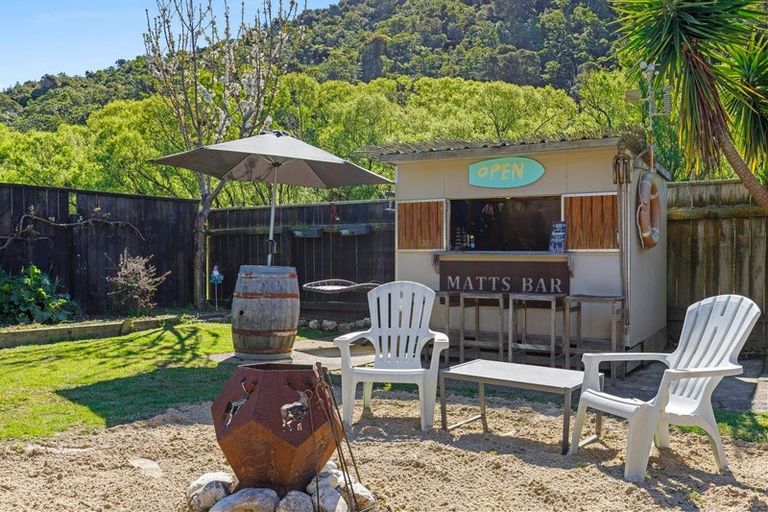 Photo of property in 16 The Anchorage, Waikawa, Picton, 7220