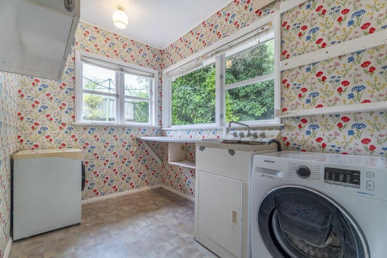 Photo of property in 3 Woodstock Terrace, Tawa, Wellington, 5028