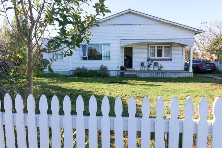 Photo of property in 37 Alma Street, Dannevirke, 4930